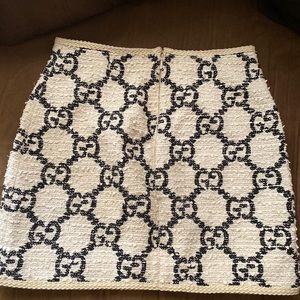 GUCCI WOMEN'S BLACK AND WHITE GG TWEED MINI SKIRT